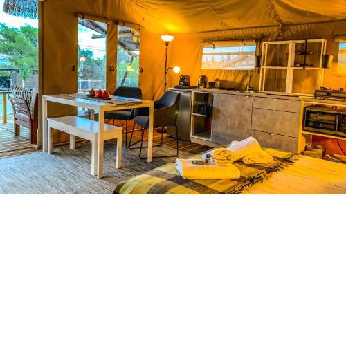 African Safari Canvas Lodge Tent Sea View