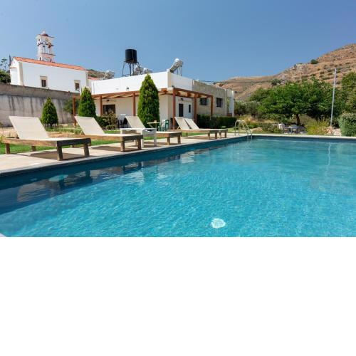 Agarathos Traditional Rooms with Pool