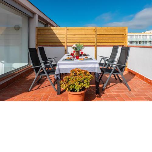 Agradable Ático con gran Terraza a 1 Minuto de la Playa