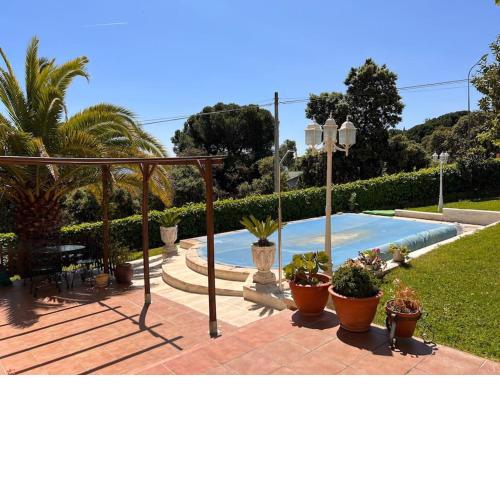 Agradable villa con piscina