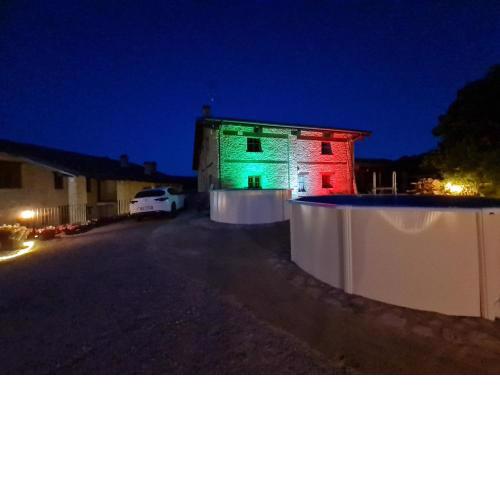Agriturismo 6 appartamenti 25 posti letto