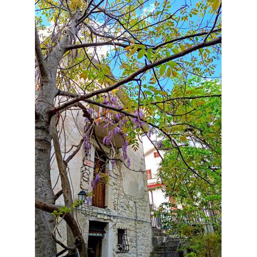 Ai Limiti • 67 • StoneHouse