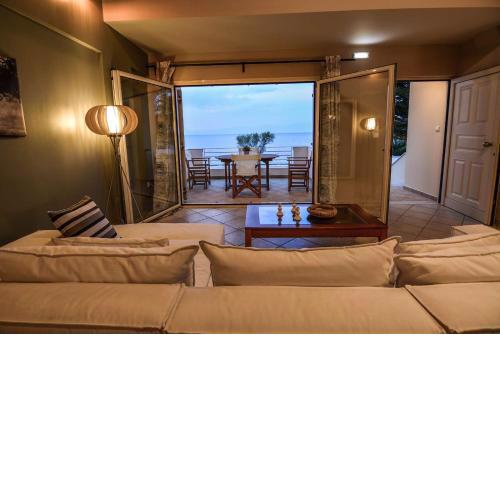Aigli Luxurious Villa