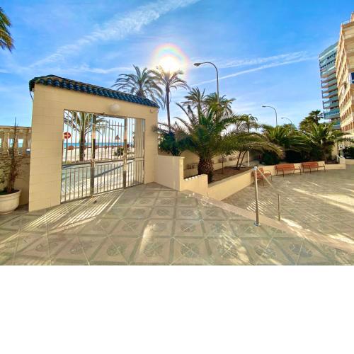 Aisa piso 4º Primera Línea de la PLaya de San Juan Piscina