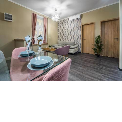 AKÁCFA 13 CENTER BUDAPEST 2 BEDROOM APARTMENT