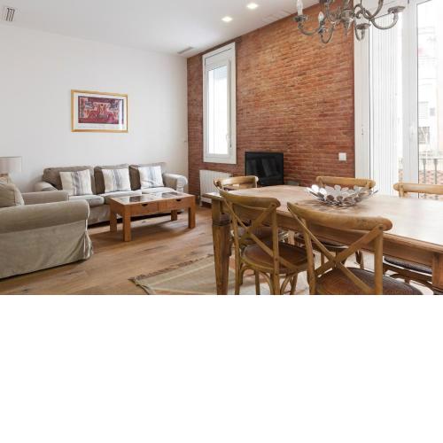 Akira Flats Roger de Flor Chic apartment