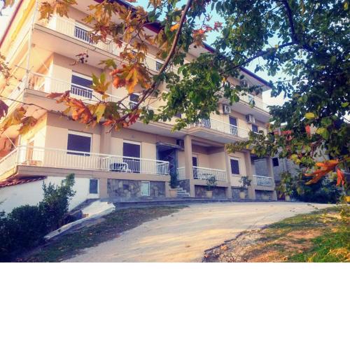 Akrogiali Studios Michaniona
