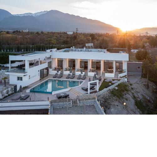 Akrotiri Olympus Luxury Suites - Adults Only