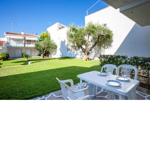 Akrotiri summer apartments