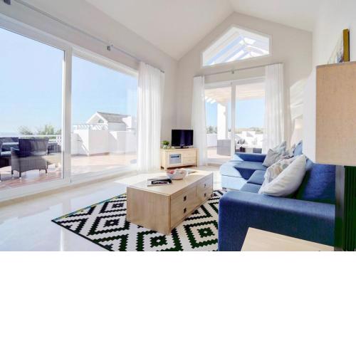 AL-321 Penthouse 3 bedrooms Alcazaba Lagoon