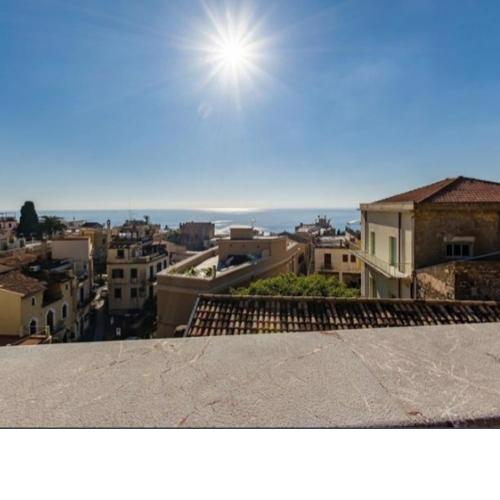 Al Teatro Antico Rooms & House
