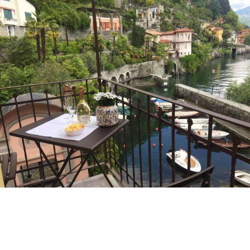 Al vecchio porto casa a Cannero