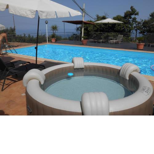 Al Villino Sunset, in villa con piscina ed idromassaggio