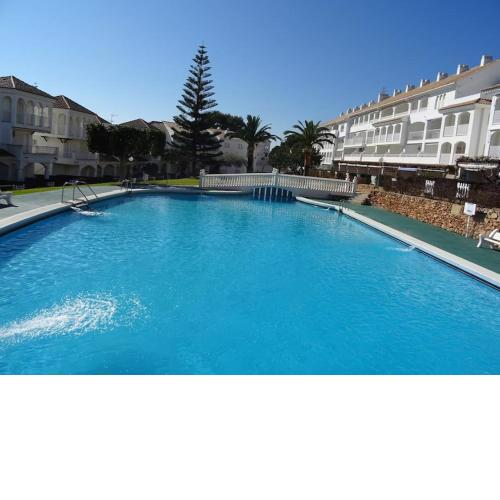 AL203 céntrico, piscina y garaje AL203