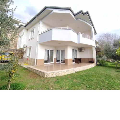 ALANYA BEKTAS 3+1 FURNISHED SEAVIEW FOR RENT VILLA