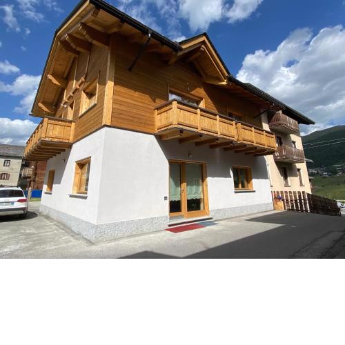 Alaska Charm House