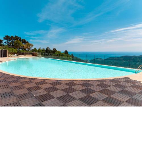 Albatros - swimming pool with sea view and terrace