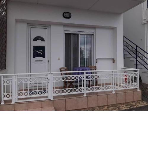 ALBATROS SUITE STEGNA BEACH