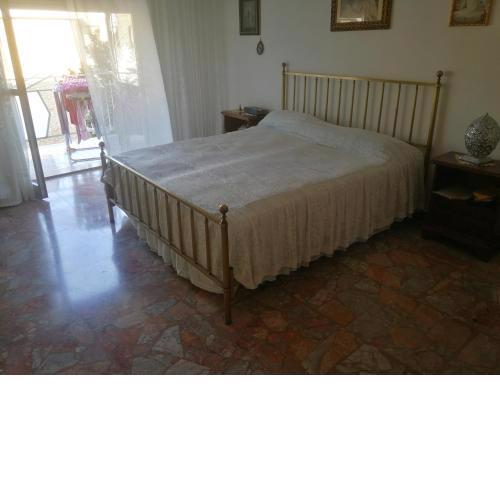 ALE HOME