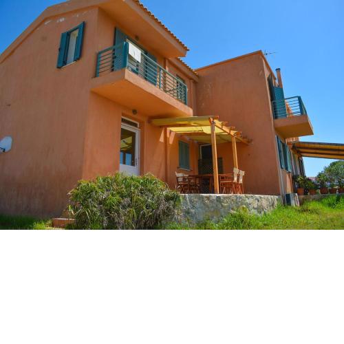 Alekos Beach Houses-Sundance Beach Resort