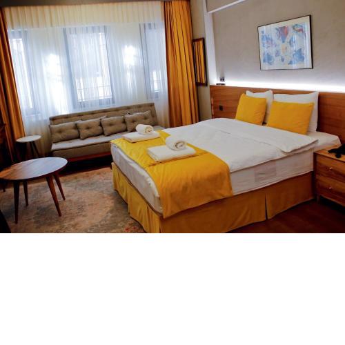 Aleksandr Pera Hotel