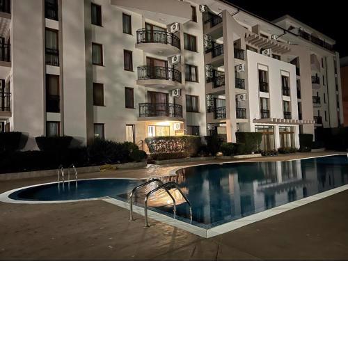 Alex Deluxe Apartments