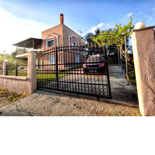 ALEX HOUSE