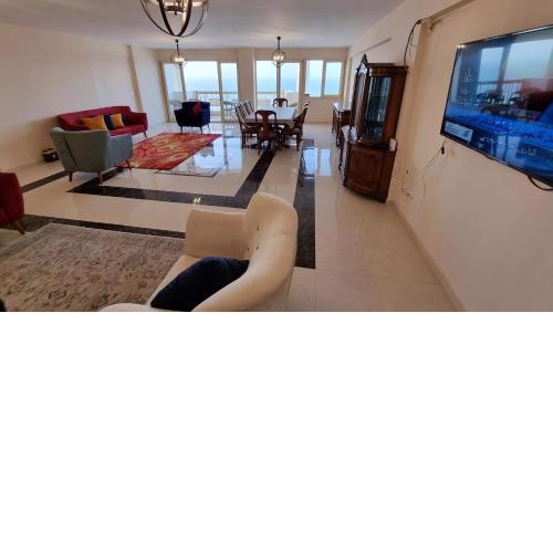 Alex sea view apartment - families only