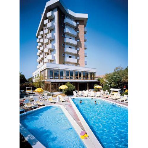 Alexandra Plaza Hotel