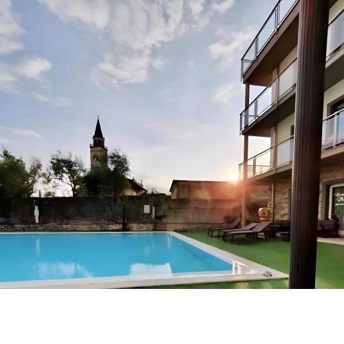 Alexandra's Sunset Apartment