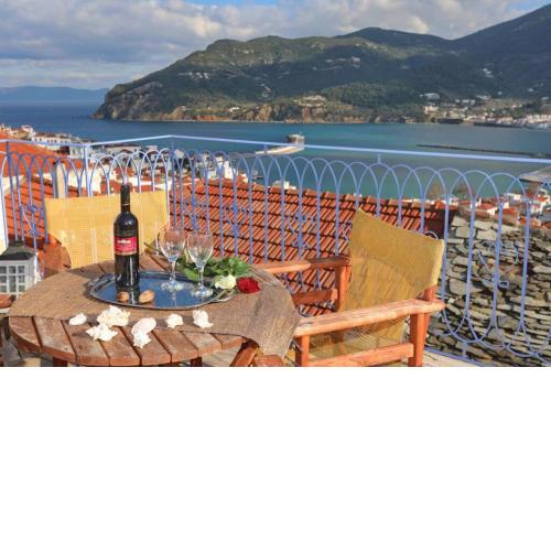 Alexandras traditional house in Skopelos centre