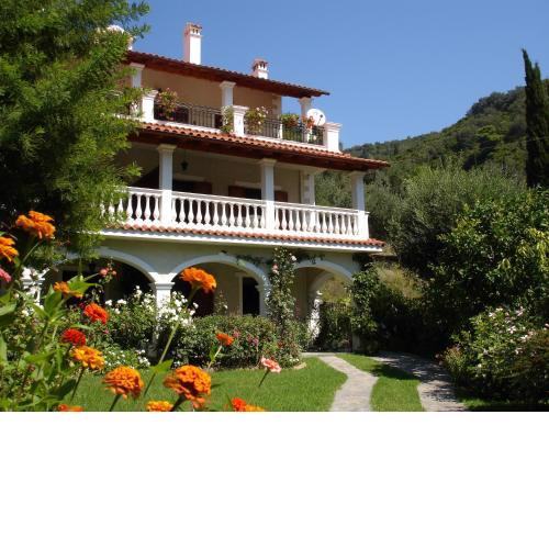 Alexandros Apartments & Studios