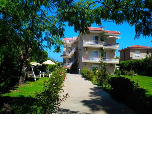 Alexia Apartments & Studios