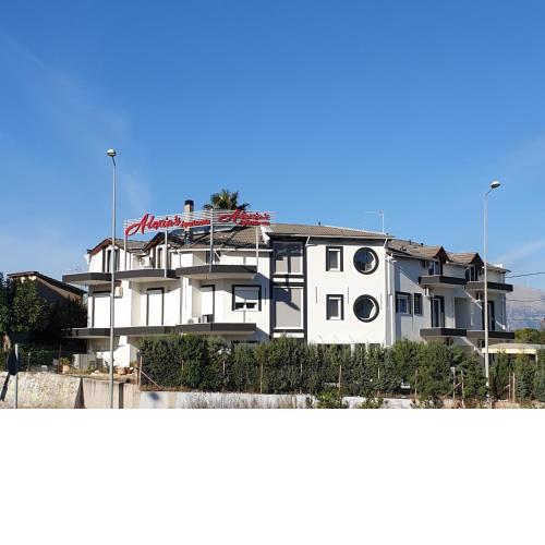 Alexia's Apartments