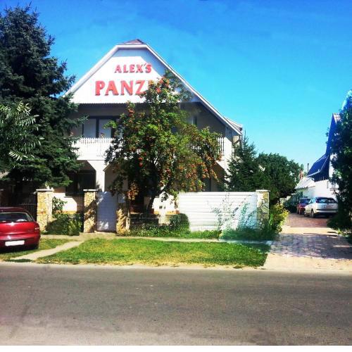 Alex's Apartman & Panzió