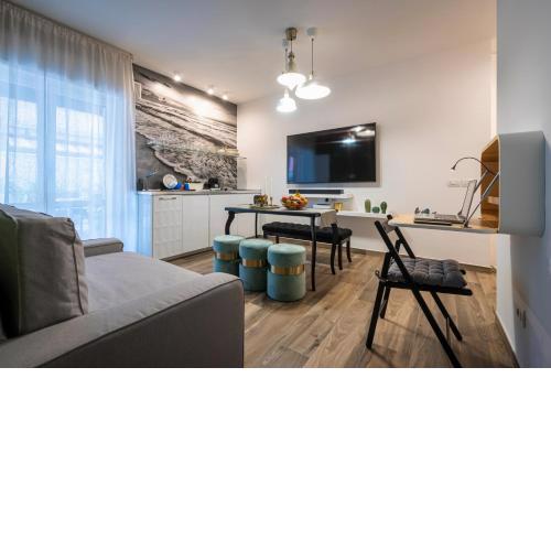 Alga 5-Star Boutique Apartment Steps from the Sea