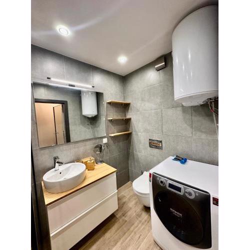 Allegro Home, Apartment by LMG