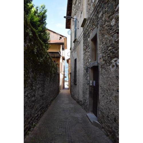 Alloggio d'epoca in centro storico a Dongo