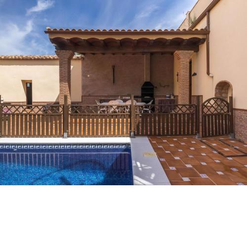 Alluring Holiday Home in C rdoba with Private Swimming Pool