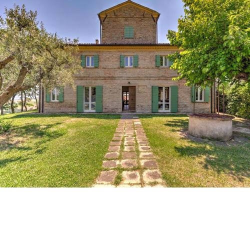 Alluring Holiday Home in San Silvestro with Swimming Pool