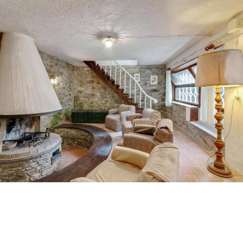 Alluring Holiday Home with shared Pool