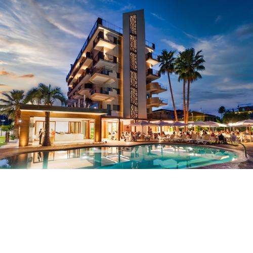 Almaluna Hotel & Resort