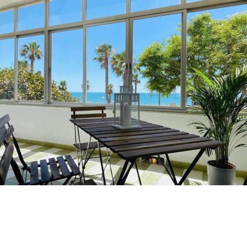 ALMIRANTE Apt en 1º línea de playa con parking