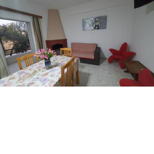 Almiri Apartments By the sea
