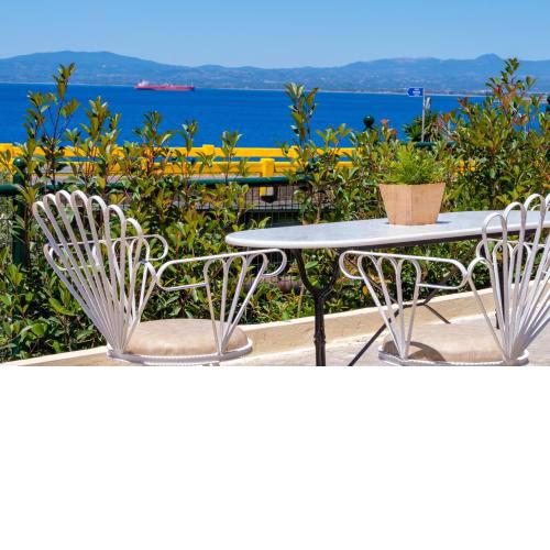 Almyros Aktis mountain and sea apartment