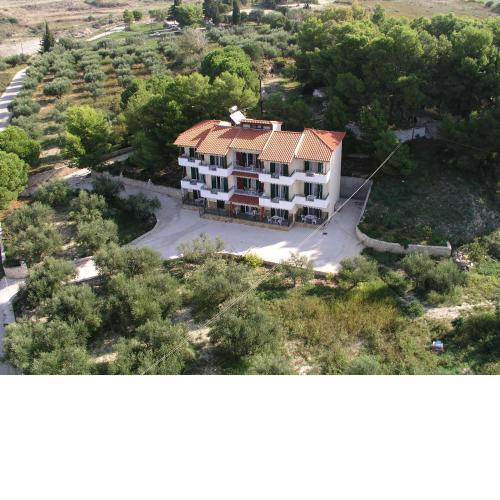 Almyros Studios & Apartments
