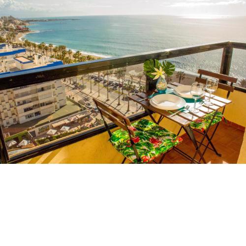 Aloha Playa Apartment with panoramic sea view and pools