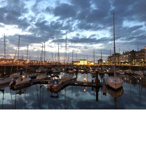 Alojamientos Muelle de Gijón