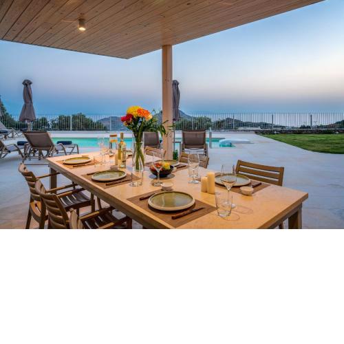 Aloni Villa with 180° SeaView, Private Pool & BBQ, 2km from Beach