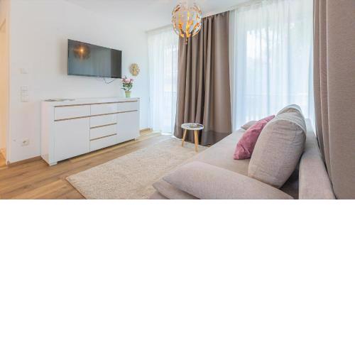 Alpine Appartement Top 2 by AA Holiday Homes